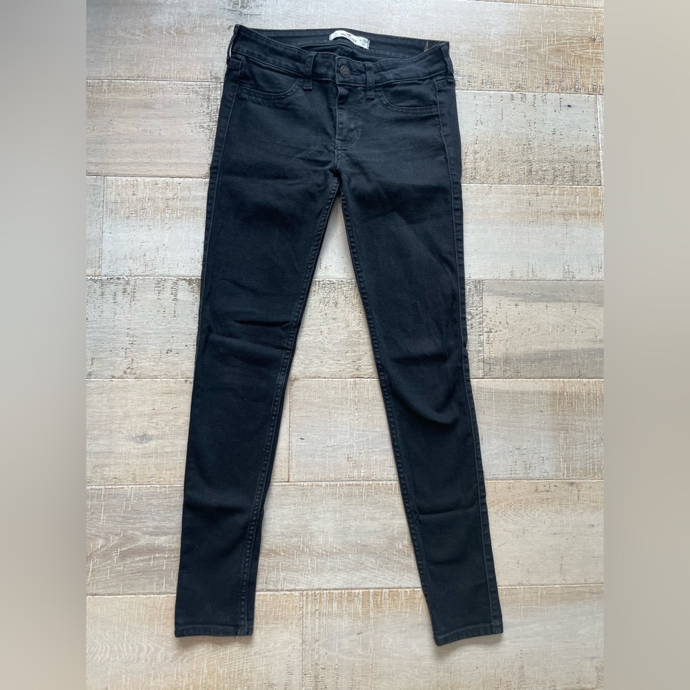 NWOT Hollister 1S 25W 29L Black Skinny Jeans Classy